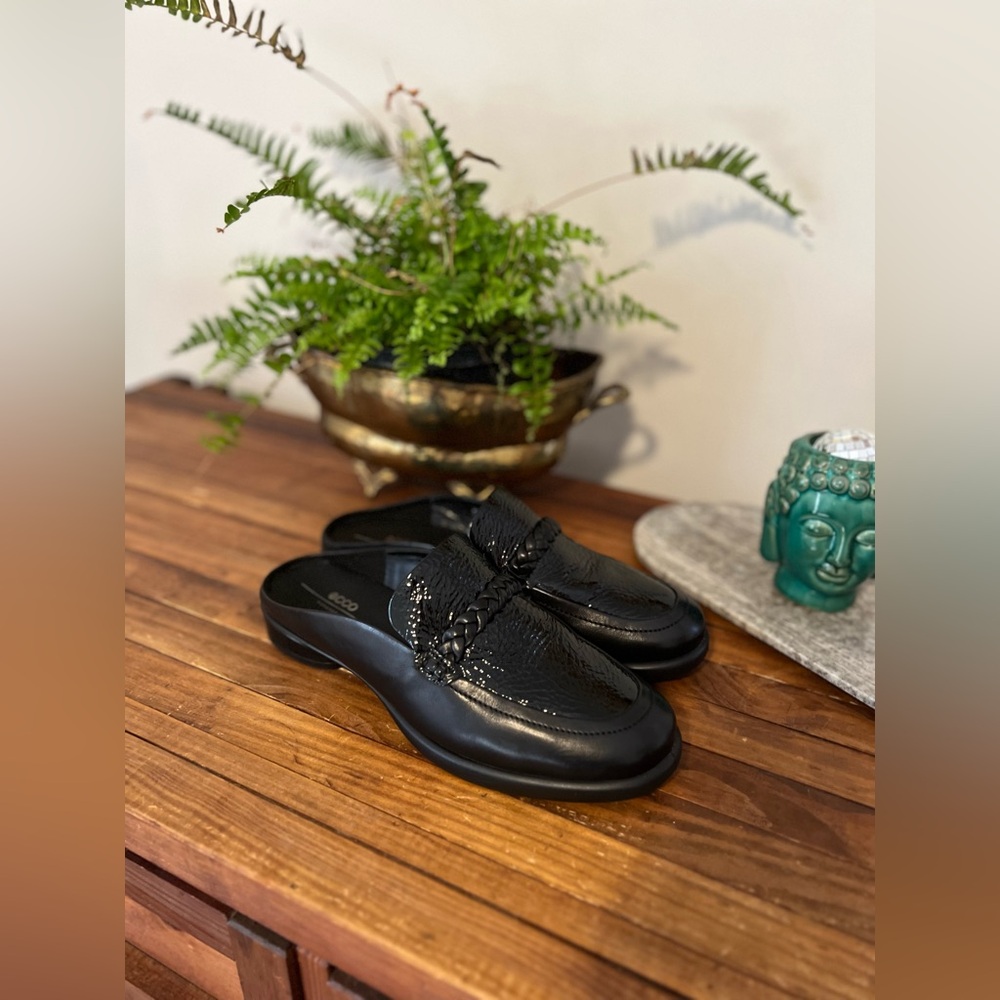 Ecco Black Leather Women's Loafers